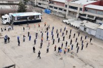 İşçilerden Sosyal Mesafeli 1 Mayıs Kutlaması