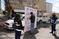 SEMT PAZARLARı - Büyükşehir Belediyesi Semt Pazarlarında Maske Ve Eldiven Denetimini Sürdürüyor