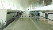 TREN SEFERLERİ - Karantinanın Sona Ereceği Wuhan'da Havaalanı Dezenfekte Ediliyor