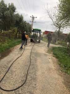 Muhtar, Kendi Mahallesini Dezenfekte Etti