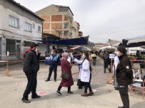 ALıŞVERIŞ - Vatandaşlar Halk Pazarına Ateşleri Ölçüldükten Sonra Alındı