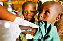 SOLUNUM CİHAZI - Virüs aşısı için Afrikalıları kobay yapacaklar
