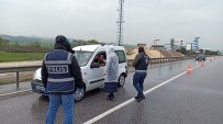 GÜLLÜCE - Yasak Sonrası Bursa-İzmir Yolu Boşaldı
