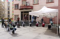OTURMA EYLEMİ - HDP Önündeki Ailelerin Evlat Nöbeti 216'Ncı Gününde