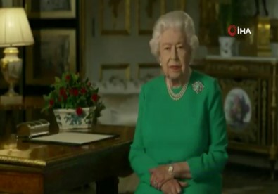 İngiltere Kraliçesi II. Elizabeth Korona Gündemiyle Ulusa Seslendi