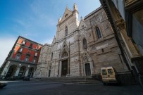 İtalya'da Son 24 Saatte 525 Ölüm