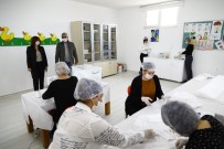 SARıLAR - Manavgat Belediyesi Maske Üretip Dağıtıyor