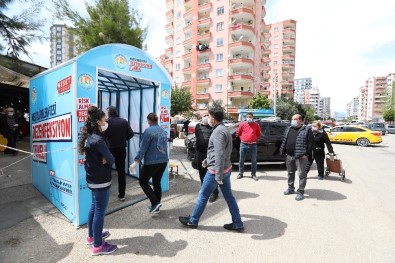 Mezitli'de Pazar Yerlerine Dezenfektan Tüneli Yerleştirildi