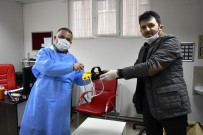 Altınova'da Sağlıkçılara Siperli Maske Dağıtıldı