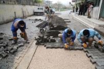 KALDIRIM ÇALIŞMASI - Haliliye'de Yol Yapım Atağı
