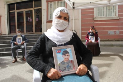 HDP Önündeki Ailelerin Evlat Nöbeti 217'Nci Gününde