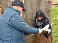 YAŞ SINIRI - Sosyal Yardımları PTT Görevlileri Evlere Dağıtılıyor