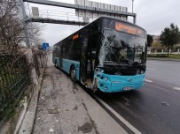 OTOBÜS ŞOFÖRÜ - Tansiyonu Düşen Otobüs Şoförü Duvara Çarparak Durabildi