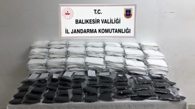 Balıkesir'de 9 Bin 850 Adet Kaçak Maske Ele Geçirildi
