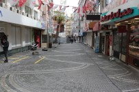 KıZıLAY - Balıkesir'de Sokaklar Boş Kaldı