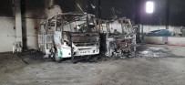Belediye Garajında Yangın Çıktı, 2 Minibüs Yandı Haberi