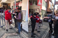KıZıLAY - Kızılay Vatandaşlara Ücretsiz Maske Dağıtıma Başladı