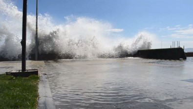 Marmara'da Hırçın Dalgalar Açıklaması Dev Dalgalar 30 Metreye Ulaştı