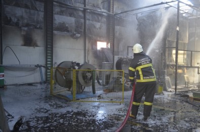 Merzifon'da Fabrika Yangını Korkuttu