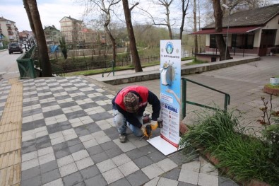 Sokaklara El Dezenfeksiyon Stantları Yerleştiriliyor