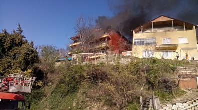 Zonguldak'ta Yangın Açıklaması 2 Daire Kullanılamaz Hale Geldi