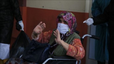 83 yaşında koronavirüsü yenen Ayşe teyze, iki oğlunu da virüsten kaybetmiş