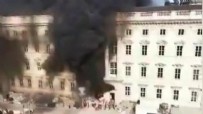 YANGINA MÜDAHALE - Almanya’daki Kent Sarayı’nda yangın: 1 yaralı