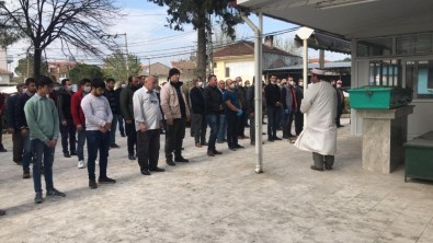 Annesinin Öldürdüğü Talihsiz Çocuk Manisa'da Defnedildi