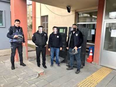 Aziziye Gençlik Merkezi'nden Polise Siperli Maske