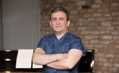 ''COVID- 19 Belirtilerinde KBB Hekimlerini İlgilendiren Şikayetler De Göz Önünde Bulundurulması Gerekir''