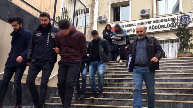 Elinde Bastonla Yaşlı Rolü Yaptı, Çalıştığı Evden 11 Kilo Altın Ve Para Çaldı