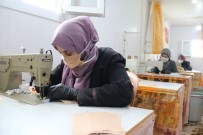 Bayırbucak Türkmeni Kadınlar, Ürettikleri Maskeleri Kaymakamlığa Teslim Etti