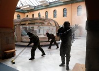 İspanya'da Covid-19'Dan Ölenlerin Sayısı 15 Bin 238'E Yükseldi