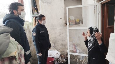 Tunceli'de 80 Yaşındaki Menşure Nine Duasını Eksik Etmiyor