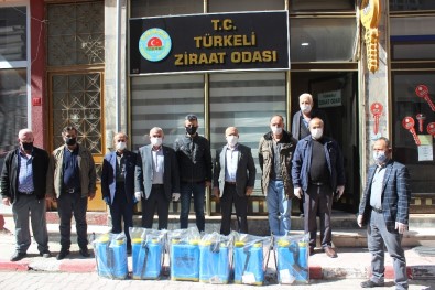 Türkeli'de Muhtarlara Dezenfektan Makinesi Dağıtıldı