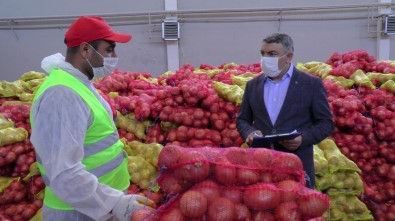 Belediye Başkanından Her Haneye Patates Ve Soğan Yardımı