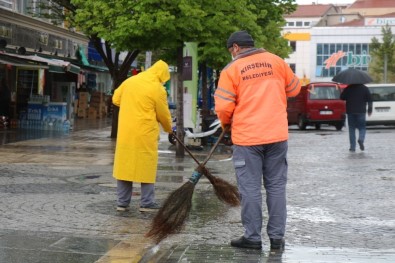 Herkes Evinde, Onlar Evde Kalanlar İçin Mesaide