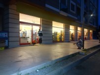 İzmir'de Süpermarket Zincirinden 4 Dakikada 500 Liralık Hırsızlık
