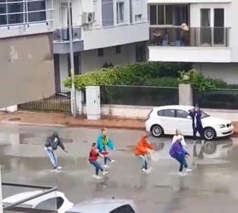 Kısıtlama Dinlemediler Sokak Ortasında Dans Ettiler