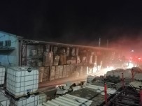 Tuzla'da Dezenfektan Üretimi Yapan Fabrikada Korkutan Yangın