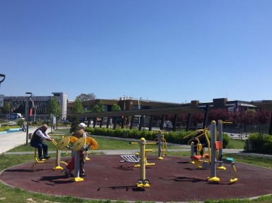 65 Yaş Üstü Vatandaşlar Sokağa Çıktı