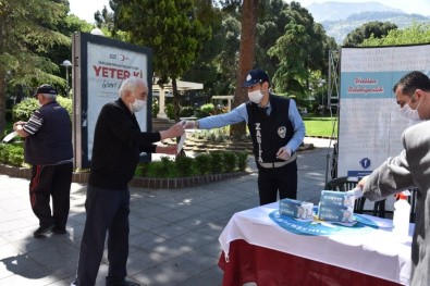 65 Yaş Ve Üstü Vatandaşlar 20 Bin Adet Maske Dağıtıldı