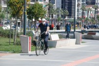 65 Yaş Ve Üstü Vatandaşlar Soluğu Sahilde Aldı