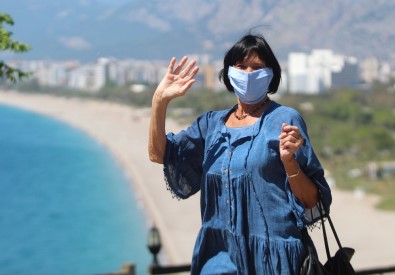 Antalya'da Yaşlıların Adresi Konyaaltı Sahili Oldu