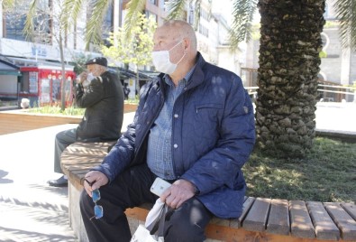 Giresun'da 65 Yaş Ve Üstü Vatandaşlar Sokağa Çıkmanın Mutluluğunu Yaşıyorlar