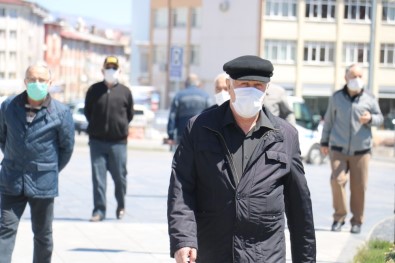 Haftalar Sonra Sokağa Çıktı Açıklaması 'Kafesten Çıkmış Kuş Gibiyim'