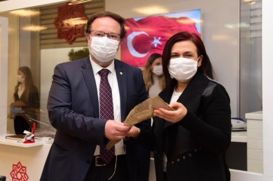 Karesi'den Annelere Karanfil