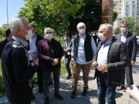 Küçükçekmece'de Sokağa Çıkan 65 Yaş Üstü Vatandaşlara Başkan Çebi Eşlik Etti