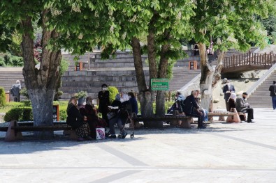 Malatya'da 65 Yaş Üstü Yaşlılar Parklara Akın Etti