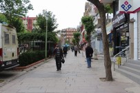 Siirt'te Kısıtlama 4 Saatliğine Kalktı, 65 Yaş Ve Üstü Vatandaşlar Caddeleri Doldurdu